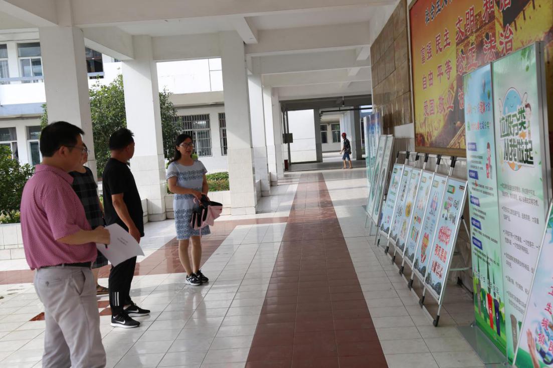 争做垃圾分类的先行者、文明城市的践行者