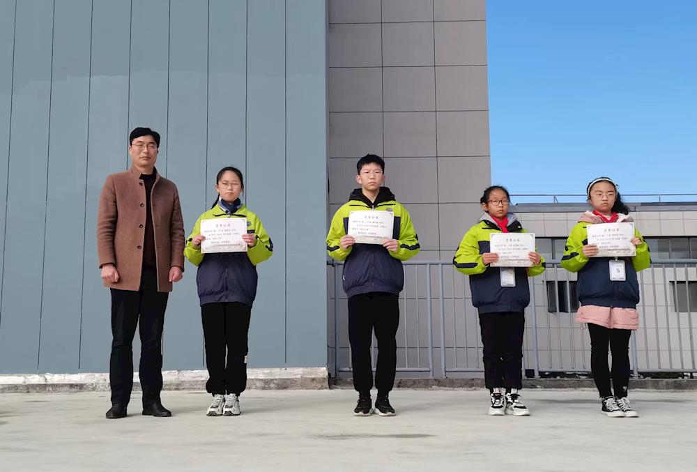 甫中培东之星，彰显榜样力量