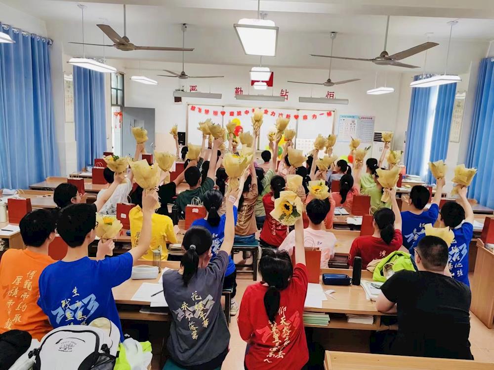 d0f43342b42341b9a829988bead9f722.jpg d0f43342b42341b9a829988bead9f722.jpg