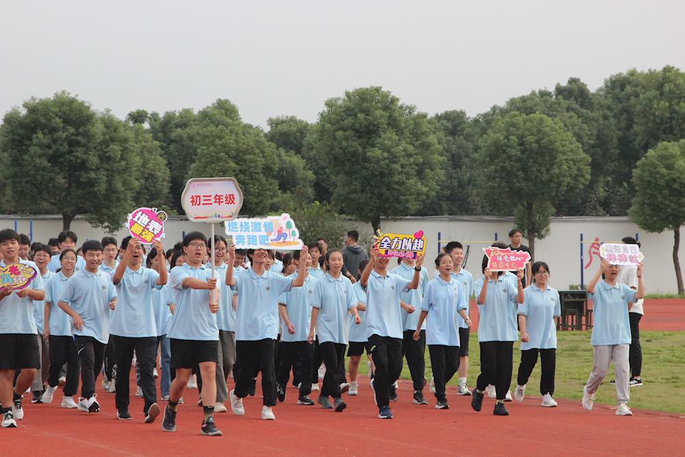 1bf5886656474f769947846cbfbb8f1e.JPG 1bf5886656474f769947846cbfbb8f1e.JPG