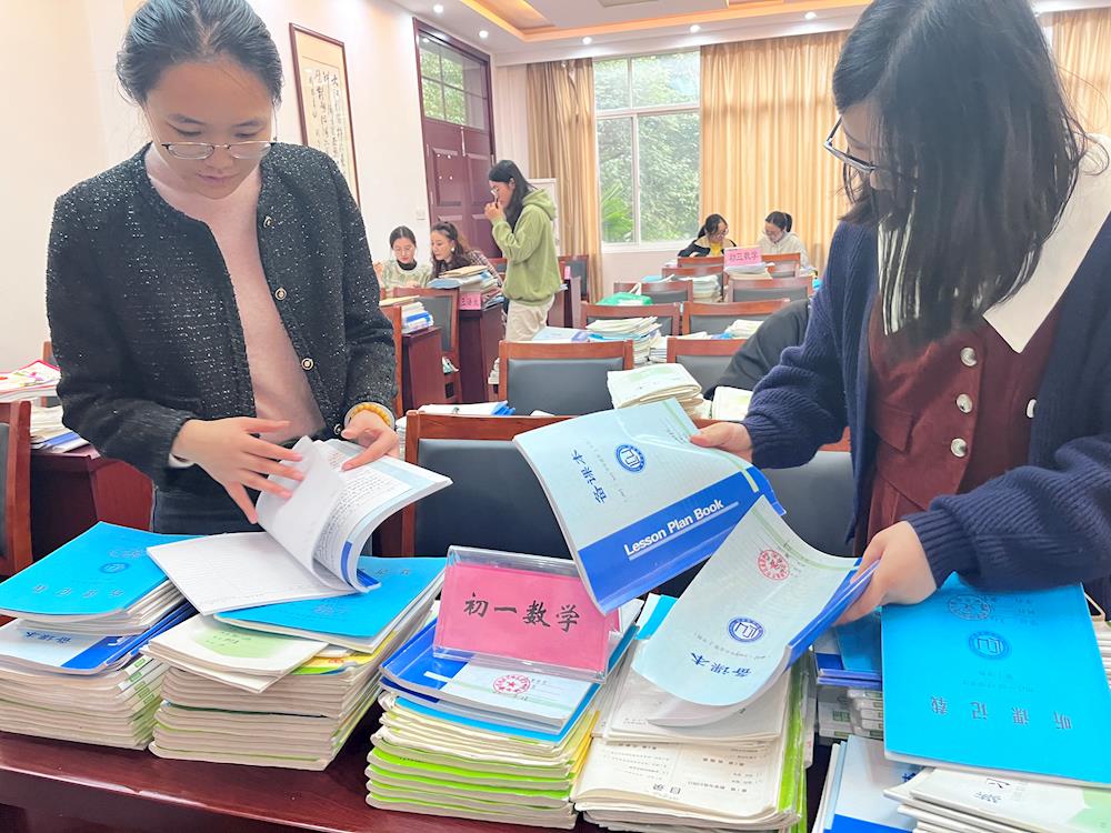 02d9ab16acd4401f9df5f8fc21eee6f9.JPG 02d9ab16acd4401f9df5f8fc21eee6f9.JPG