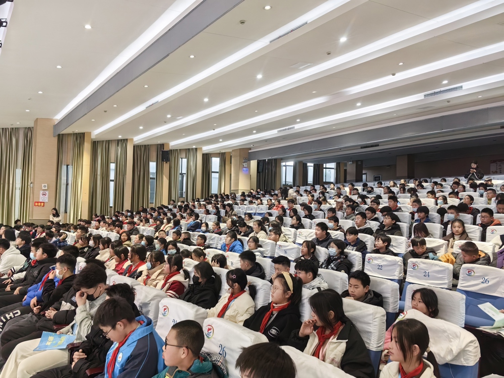 远离毒品，关爱未来